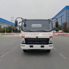 重汽5000L带泵奶罐运输卡车