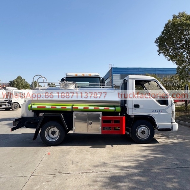 Foton 2000L Milk Tank Transport Truck, Food-grade Stainless Steel Fresh Milk Transport Vehicle