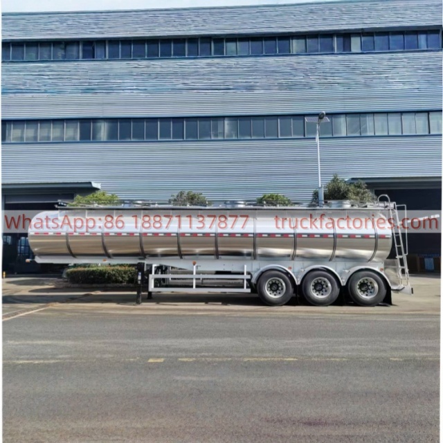 Heavy-Duty Fresh Milk Transport Semi-Tanker with Multi-Compartment Partitioning, Anti-Surge and Thermal Insulation