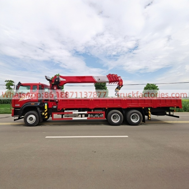 2.重汽豪沃后八轮14吨5节臂随车起重卡车