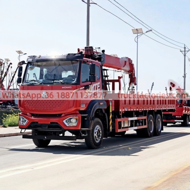 4.重汽后八轮长兴12吨4节臂随车起重卡车