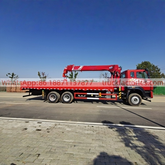 4.重汽后八轮长兴12吨4节臂随车起重卡车