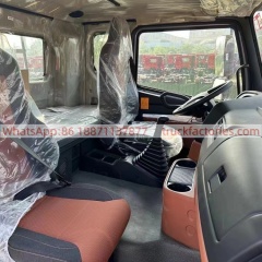 4.重汽后八轮长兴12吨4节臂随车起重卡车