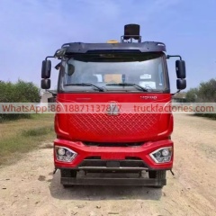 32.重汽豪沃MATE后八轮石煤13吨五节臂随车起重卡车