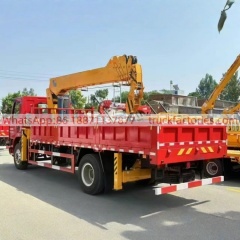 29.柳汽乘龙石煤8吨节六‬臂随车起重卡车