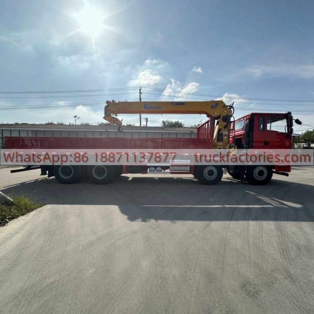 8×4直臂吊马槽货箱\陕汽随车起重卡车