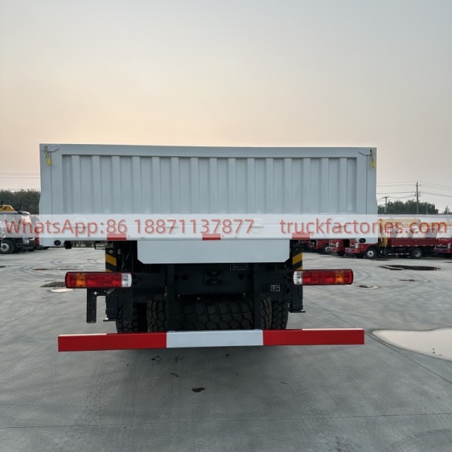 6×4折臂吊马槽货箱重汽\北奔随车起重卡车