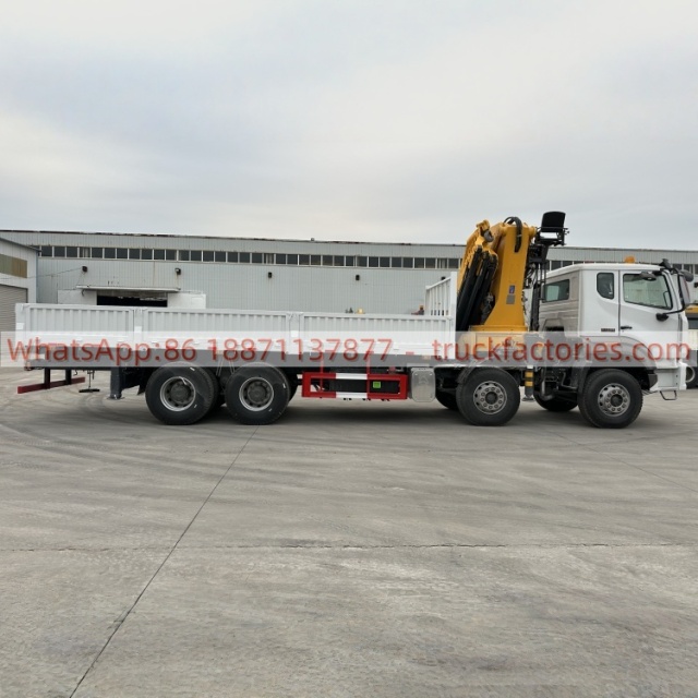 8×4折臂吊马槽货箱\重汽豪沃白黄+无标+N系列380马力随车起重卡车