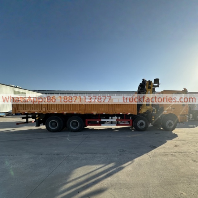 8×4折臂吊马槽货箱\1、陕汽黄黄+450折+F3000随车起重卡车