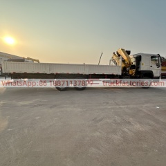 6×4折臂吊马槽货箱重汽\14、重汽豪沃白黄+12折+380马力带护灯罩随车起重卡车