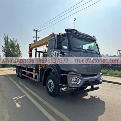 10.重汽豪沃后八轮配徐工14吨5节臂随车起重卡车