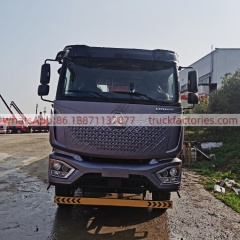 12.重汽豪沃后八轮随车起重卡车（三一12吨5节臂）