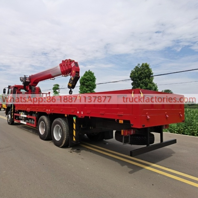 14.重汽豪沃后八轮长兴12吨5节臂随车起重卡车