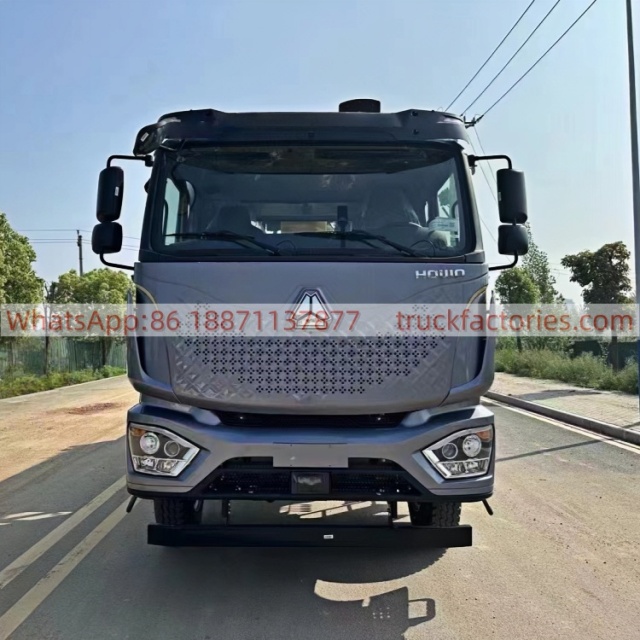 16.重汽后八轮14吨5节臂随车起重卡车