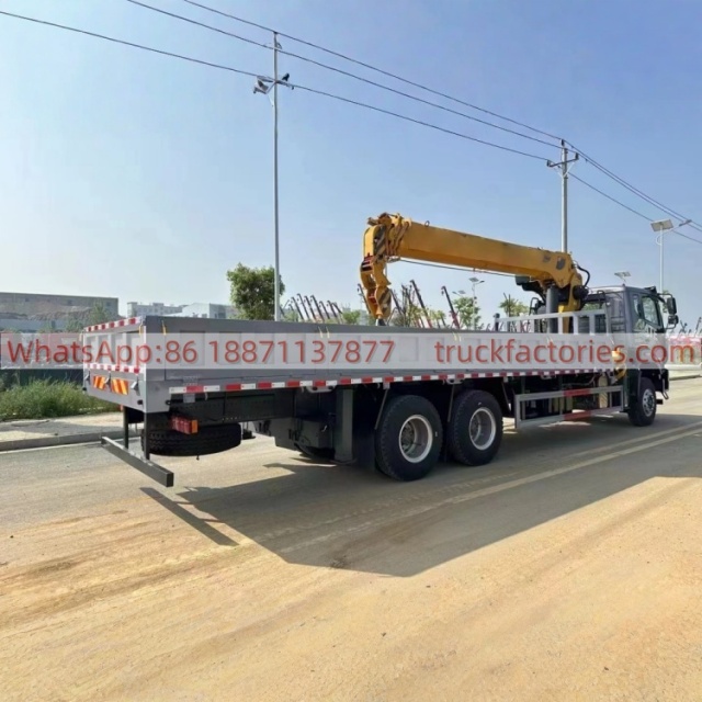 16.重汽后八轮14吨5节臂随车起重卡车