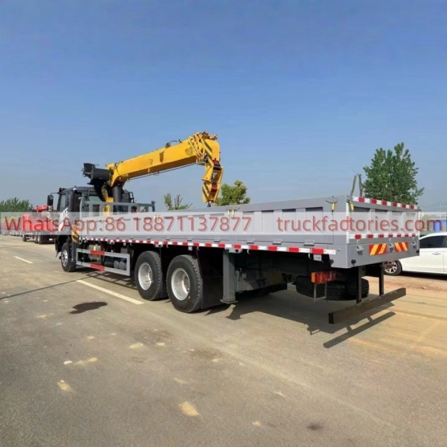 16.重汽后八轮14吨5节臂随车起重卡车