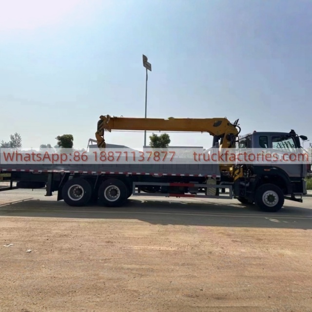 17.重汽豪沃后八轮12吨5节臂随车起重卡车