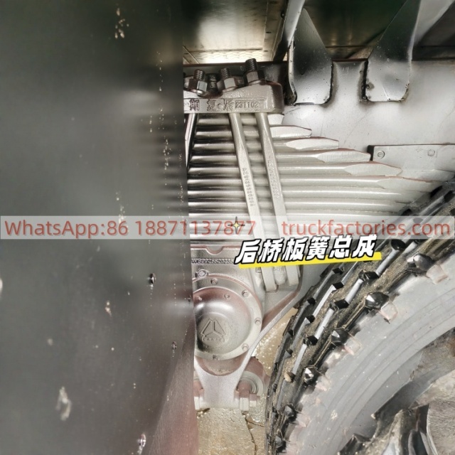 18.重汽豪沃前四后八20吨5节臂随车起重卡车