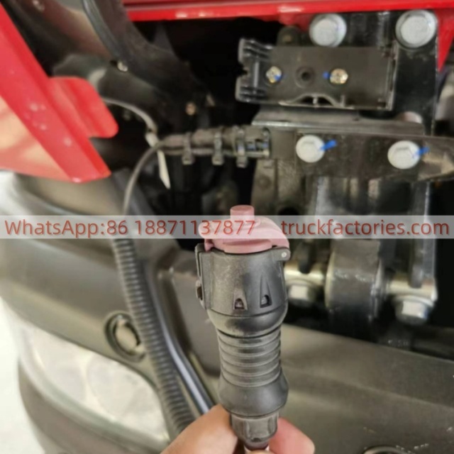 19.重汽豪沃前四后八三一14吨5节臂Pro随车起重卡车