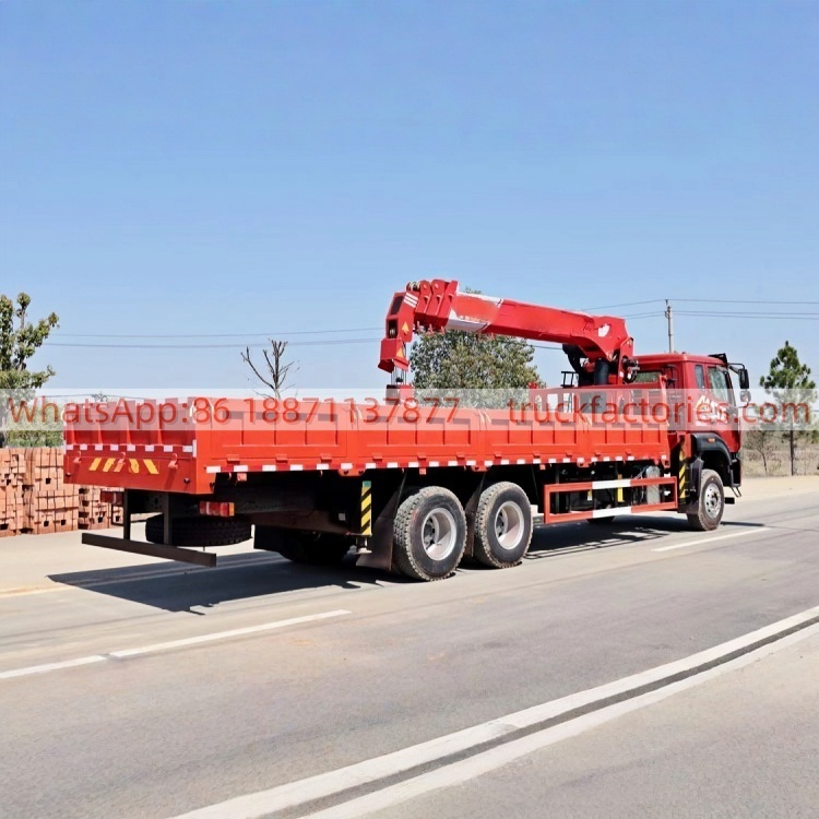 13.重汽豪沃后八轮长兴12吨4节臂短轴距随车起重卡车