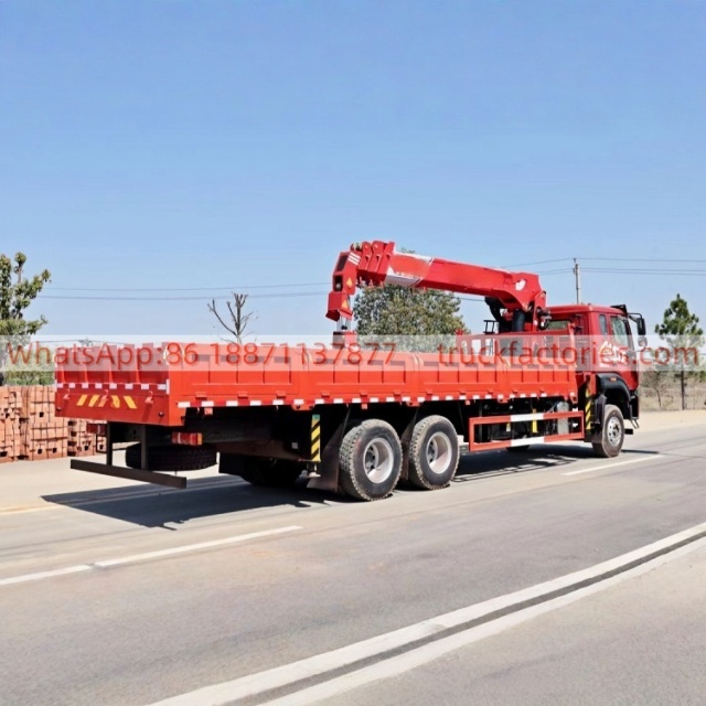 13.重汽豪沃后八轮长兴12吨4节臂短轴距随车起重卡车