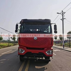 14.重汽后八轮12吨4节臂发财版带爬梯随车起重卡车