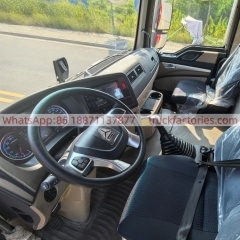 15重汽豪沃前四后八16吨5节臂随车起重卡车