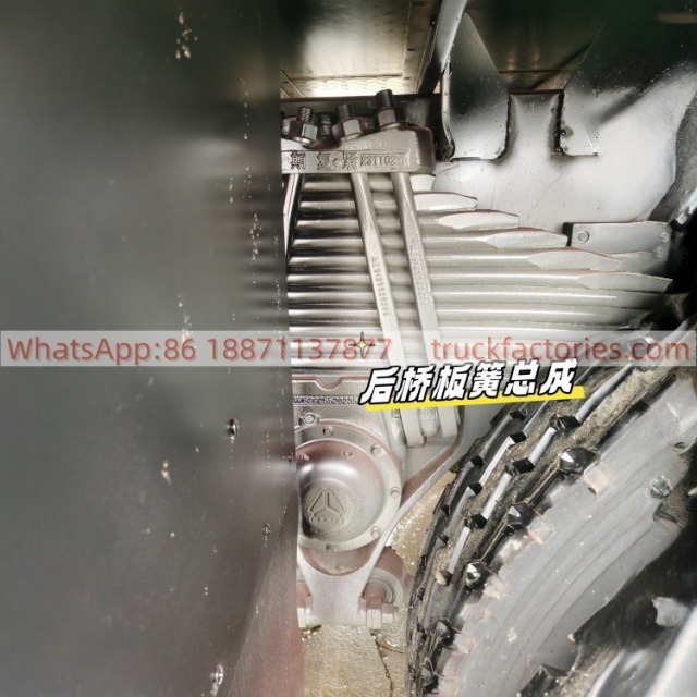 16.重汽前四后八14吨5节臂随车起重卡车