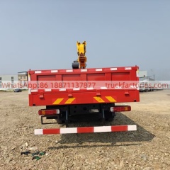 19.重汽豪沃TX320后八轮14吨5节臂随车起重卡车