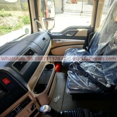 19.重汽豪沃TX320后八轮14吨5节臂随车起重卡车