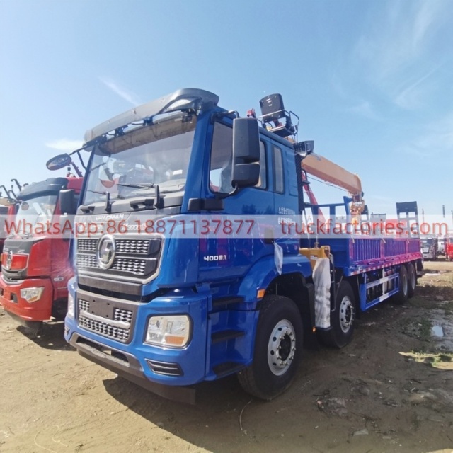 7.陕汽德龙400马力8×4随车起重卡车