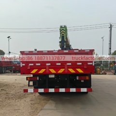 9.陕汽前四后八轮中联16吨5节臂随车起重卡车