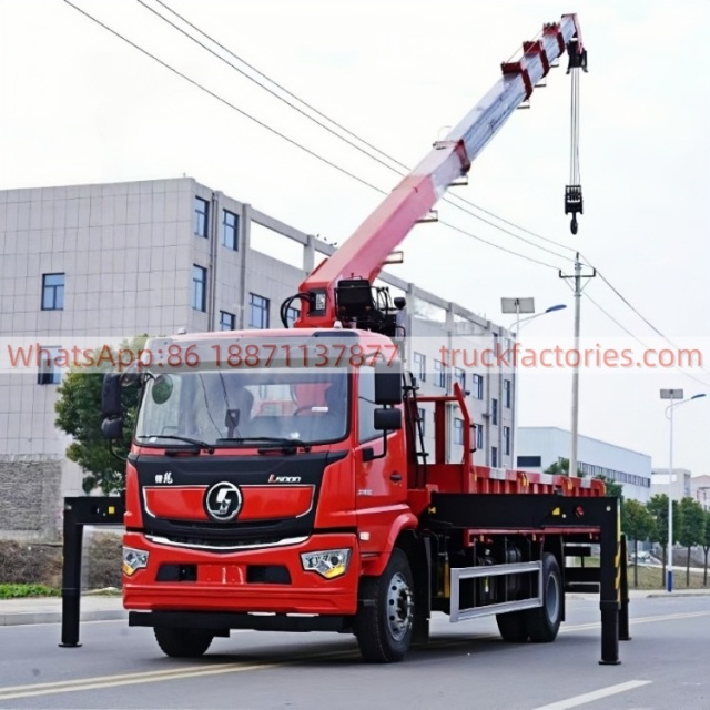 13.陕汽德龙4x2单桥随车起重卡车