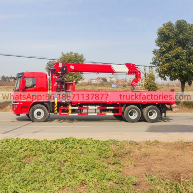 35陕汽翼6后八轮搭载长兴12吨5节臂吊机随车起重卡车