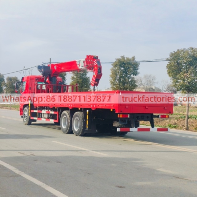 35陕汽翼6后八轮搭载长兴12吨5节臂吊机随车起重卡车