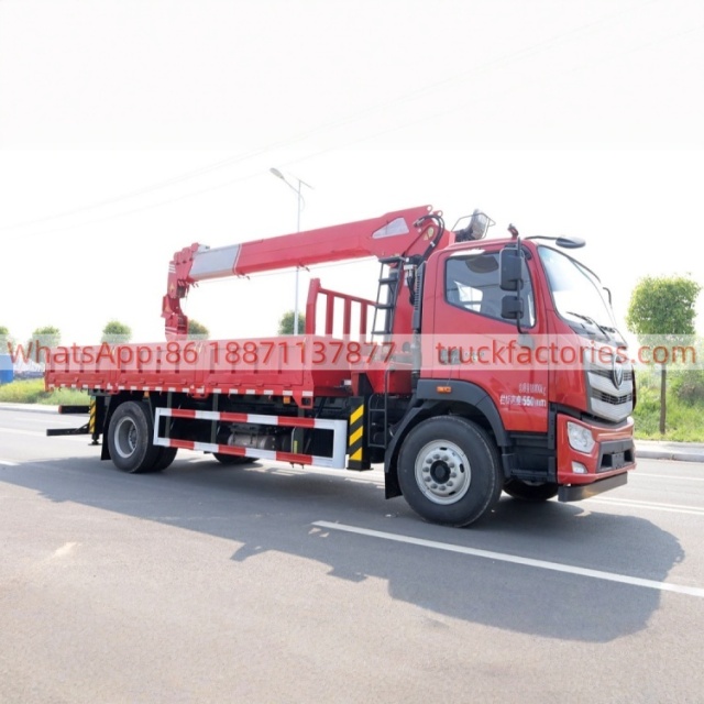 26.福田欧马可欧航8吨4节臂随车起重卡车