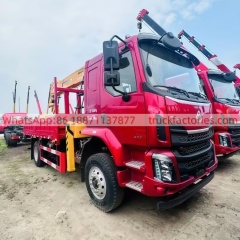 30.柳汽乘龙玉柴245马力石煤8吨六节臂随车起重卡车