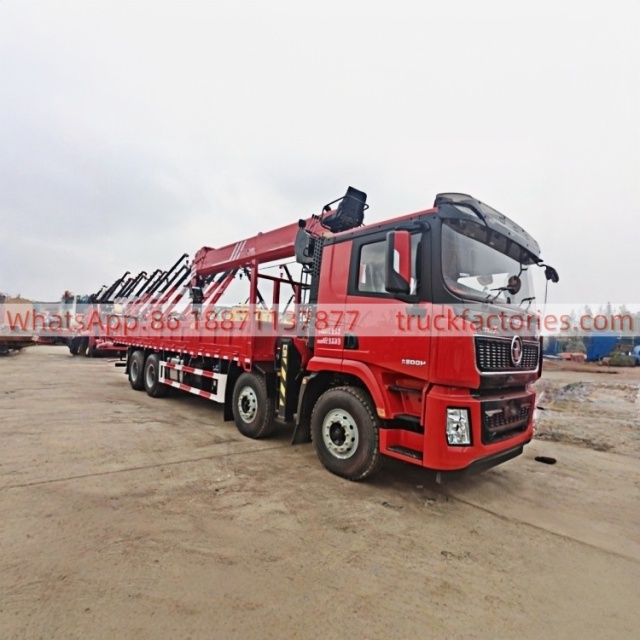 11.陕汽德龙8x4随车起重卡车