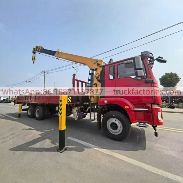 31陕汽德龙后八轮石煤13吨五节臂随车起重卡车