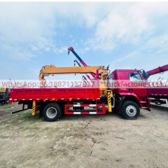 30.柳汽乘龙玉柴245马力石煤8吨六节臂随车起重卡车