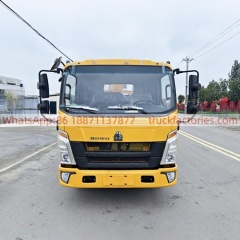 33重汽豪沃长兴4吨4节随车起重卡车