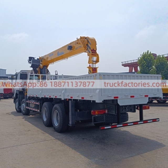 8×4直臂吊马槽货箱\重汽豪沃\1随车起重卡车