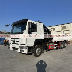 6×4折臂吊马槽货箱重汽\15、重汽豪沃白黑+400折+400马力随车起重卡车
