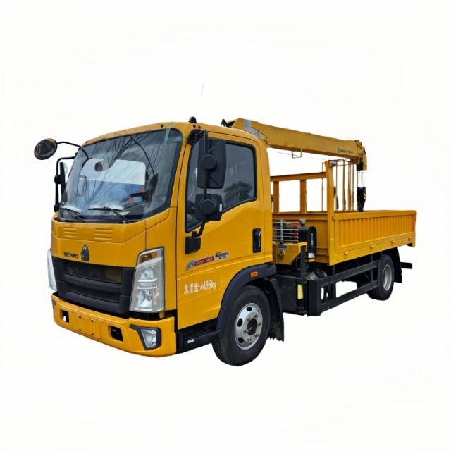 33重汽豪沃长兴4吨4节随车起重卡车