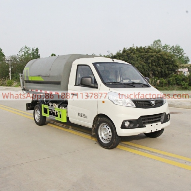 福田东安122马力厢式垃圾卡车