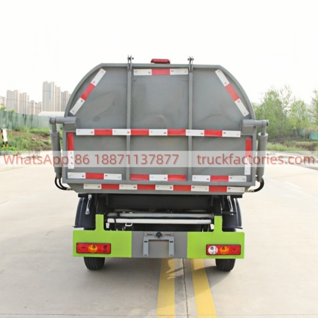 福田东安122马力厢式垃圾卡车