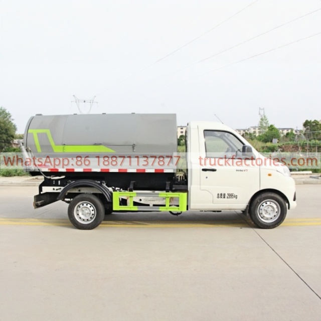 福田东安122马力厢式垃圾卡车
