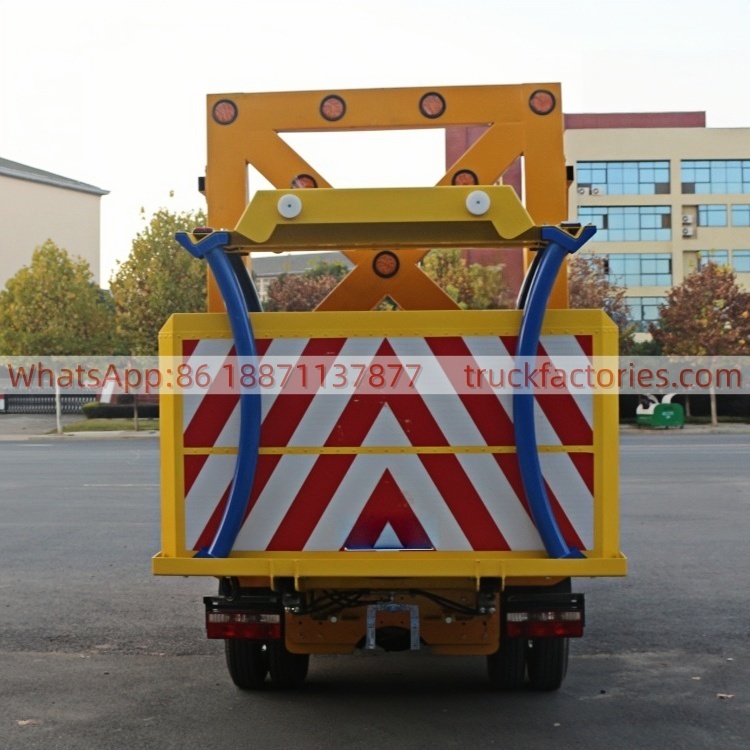 CLT5040TFZEQ6型防撞缓冲卡车