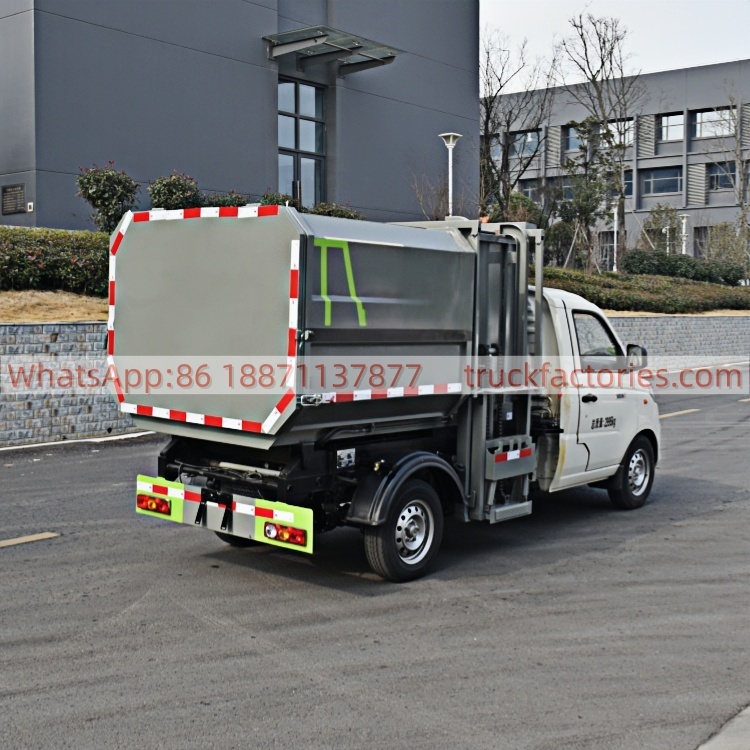 福田东安122马力自装卸式垃圾卡车12