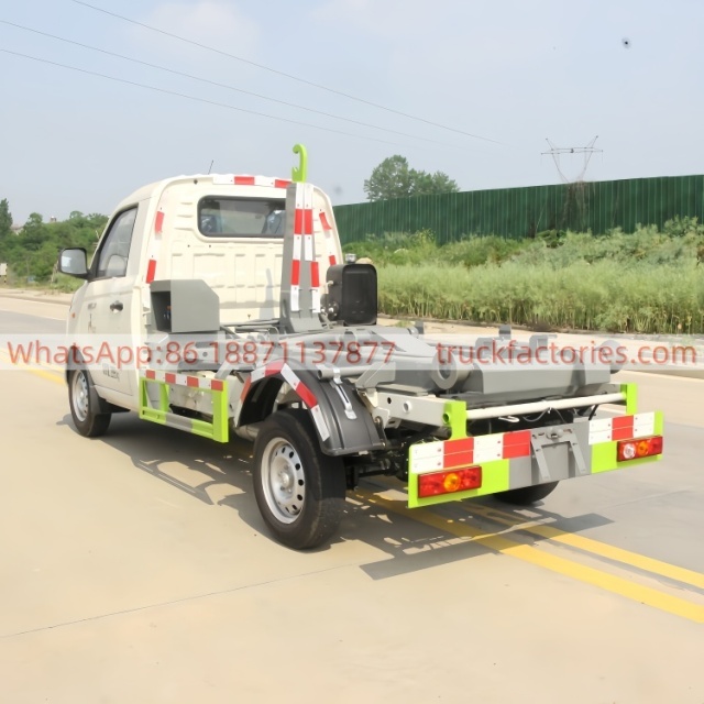 福田122马力车厢可卸式垃圾卡车9